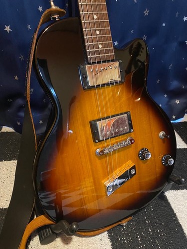 Chitarra elettrica modificata