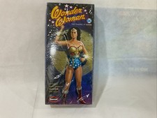Modellino Wonder Woman DC The Classic serie TV scala 1/8