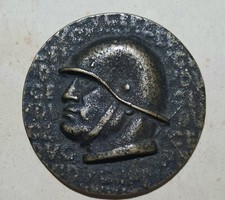 WWII BENITO MUSSOLINI DUCE - MEDAGLIA UNIFORME AE (?) (g 148 - Ø 66 mm) SCARCE VF