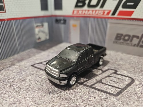 Ertl 2004 dodge ram 1500 - dodge, crew
