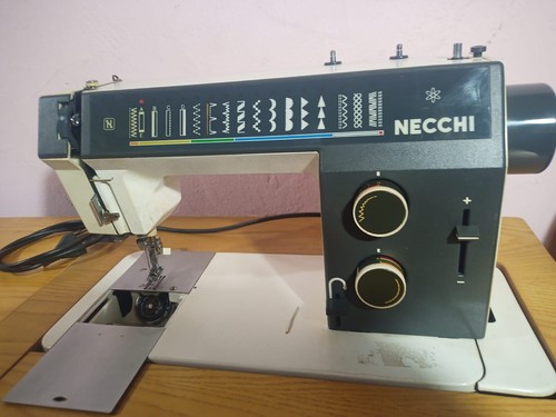 Macchina per cucire - , a