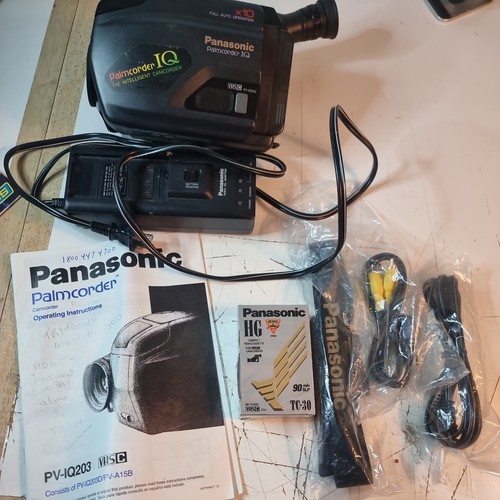 Panasonic palmcorder iq403d - palmcorder, pv-iq403d
