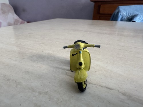 Modellino die cast vespa 125 - die,