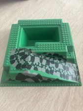 Lego 6082 Base Castello Rialzata Con Rampa e Fossa Cavalieri Verdi, Vintage 1993