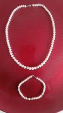 collana e bracciale di perle
