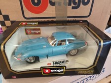 Modello Burago Jaguar Type Azzurra
