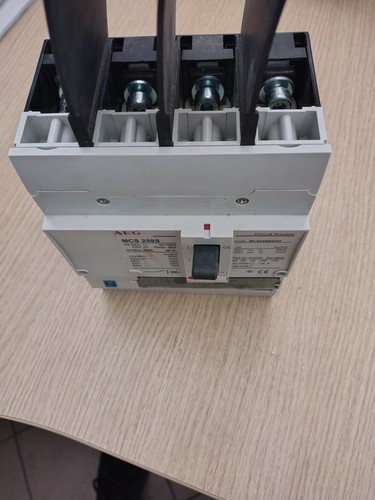 Interruttore magnetotermico
