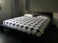 LETTO  MATRIMONIALE MOLTENI  in wengè + rete a doghe