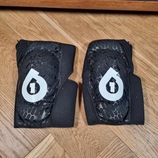 Ginocchiere protettive per mountain bike / MX taglia grande nere