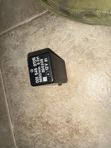 Fuel pump relay a0015450705 - fuel,