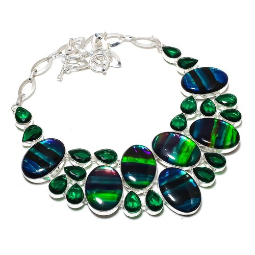 Collana con pietre preziose