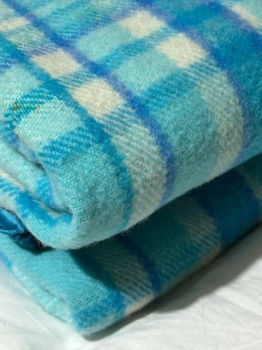Coperta invicta gold - coperta, label