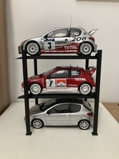 Display 3 Miniature Auto Modellini Scala 1:18 Espositore 