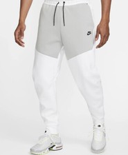 NIKE SPORTSWEAR TECH FLEECE