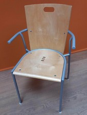 N.6 sedie ikea in faggio e alluminio argento, impilabili, €.15,00 cadauna.