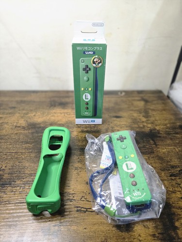 Nintendo wii controller - nintendo, luigi