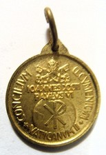 1963 ciondolo metallo tono oro cattolico Papa Paolo VI 2° Concilio Vaticano 54144