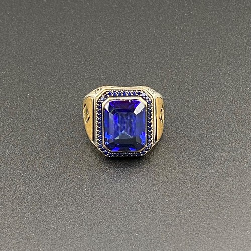 Bellissimo anello uomo - uomo, in