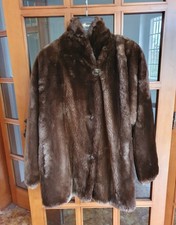 Pelliccia inCastorino taglia 48/50 usata pochissimo