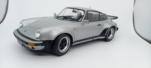 Minichamps porsche 911 - 1:12,