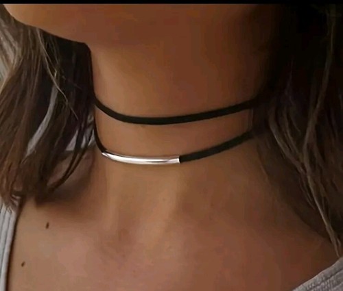Collana girocollo caucciù - in,