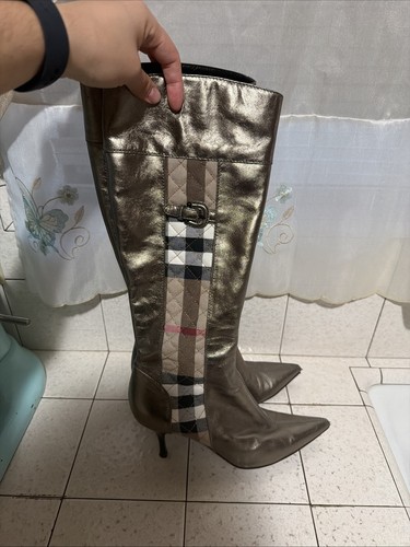Stivali burberry pelle oro - stivali,
