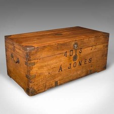 Antico baule militare