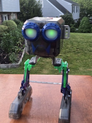 Robot interattivo costruito - , da