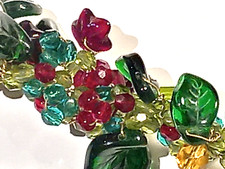 Collana in vetro con foglie e