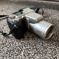 OLYMPUS C-2100UZ fotocamera