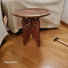 Tavolino etnico in legno intagliato – pieghevole, artigianale