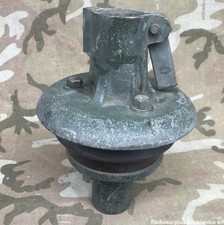 Base in metallo isolata per installazione antenna verticale  stazione radio WS1