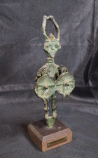 Statua scultura brutalista