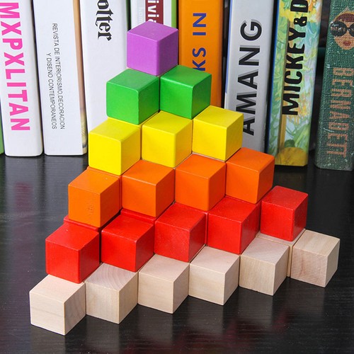 Pezzi cubi di - di,