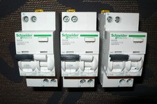 DISJONCTEUR DIFFERENTIEL A9DF3616 SCHNEIDER ELECTRIC 16A 30mA A, SI, 16AMPERES