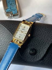 Bulova Mother-of-Pearl Dial – Vintage Quartz Unisex