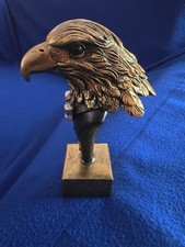 Statuetta Aquila Con Papillon