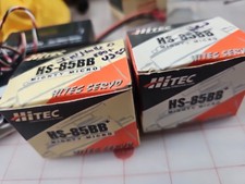 Due servomotori Hitec HS-85BB