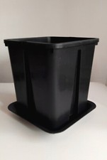 VASO PLASTICA QUADRATO CON SOTTOVASO - NERO - 18×18×23 cm / 6.5 L [COME NUOVO]