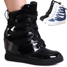 Stivaletti Con Tacco A Cuneo