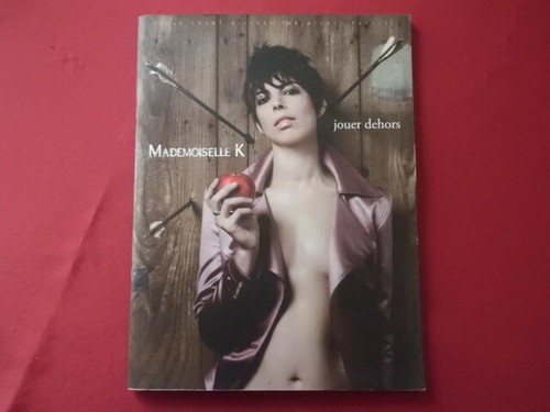 Mademoiselle jouer dehors - k,
