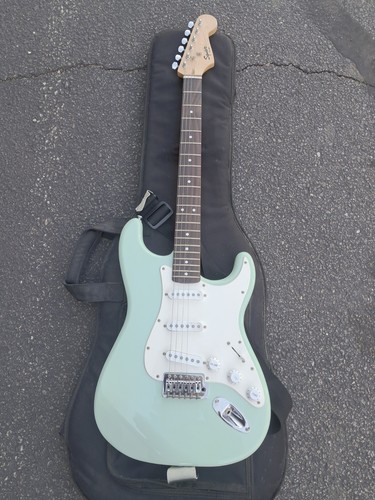 Fender squier bullet strat - bullet,