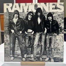 RAMONES SELF TITLED VINYL LP 1ST PRESS 1976 UK 9103 253 VG+ SIRE VG+
