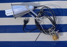 LAMPADA CON ATTACCO A PINZA