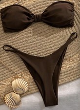 Bikini a fascia e perizoma in