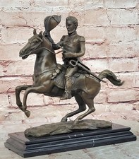 Statuina decorazione ufficio