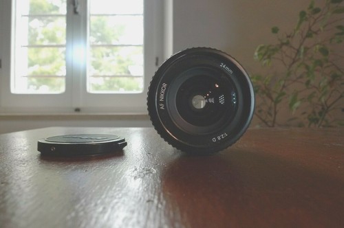 Nikon 8 d - 24,