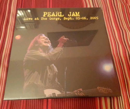 Pearl jam live at the - live,