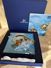 Swarovski Crystal SCS Membri