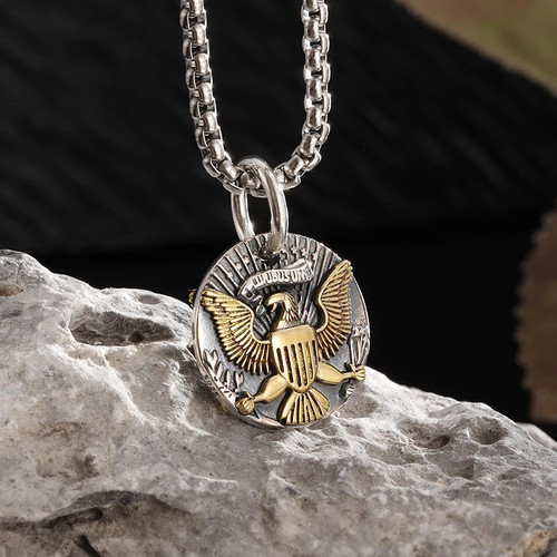 Collana medaglione aquila
